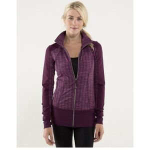 Lululemon Womens Nice Asana Jacket in Ziggy Wee‎ August Glo/Plum Size 8